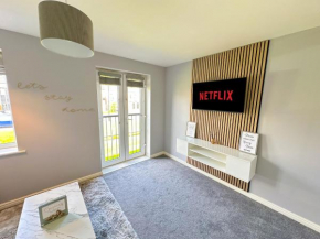 Luxury 4 Bed House - Free Parking - Contractors - Relocators